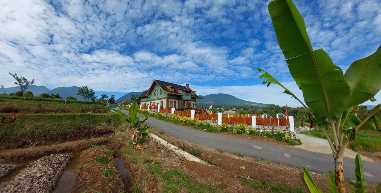 Kopa Hilltop - Family Guest Home Ruteng Buitenkant foto
