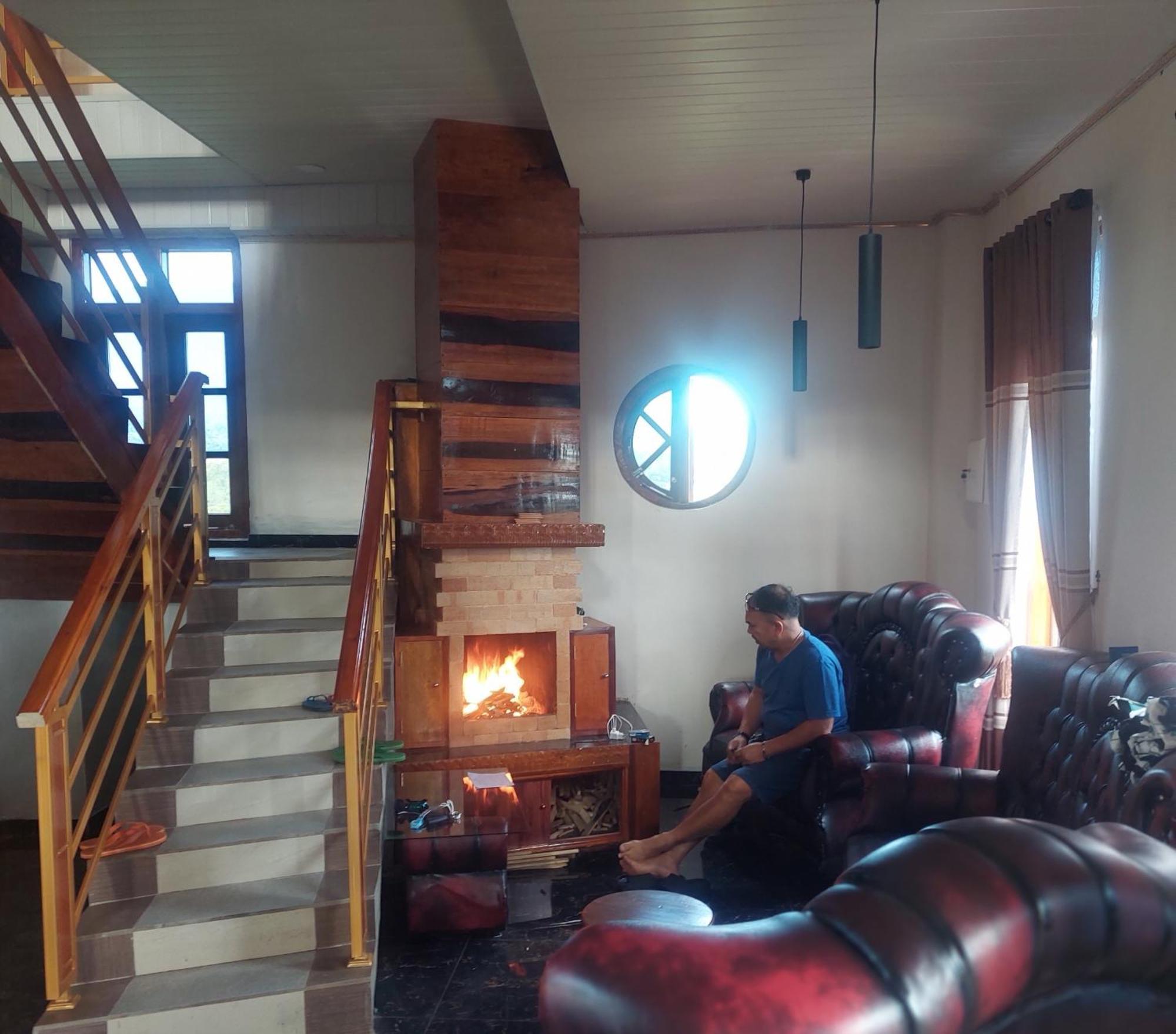 Kopa Hilltop - Family Guest Home Ruteng Buitenkant foto