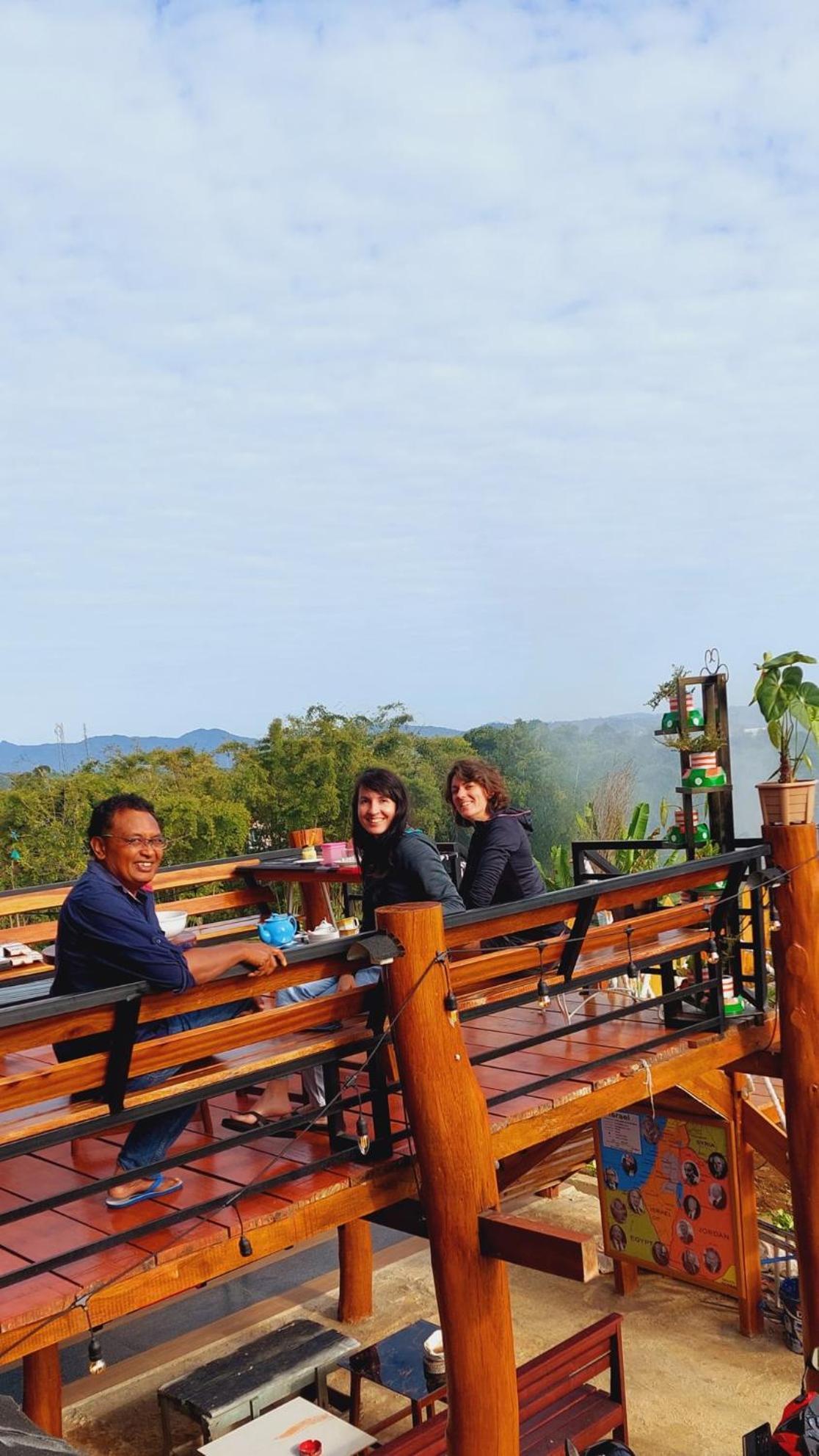 Kopa Hilltop - Family Guest Home Ruteng Buitenkant foto