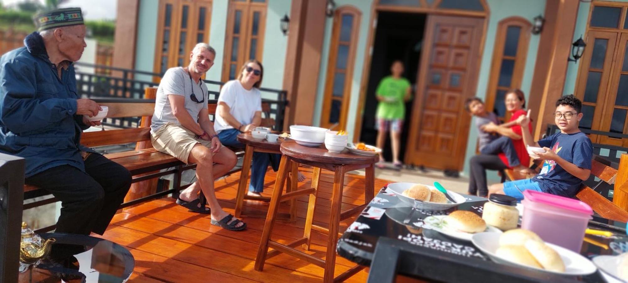 Kopa Hilltop - Family Guest Home Ruteng Buitenkant foto