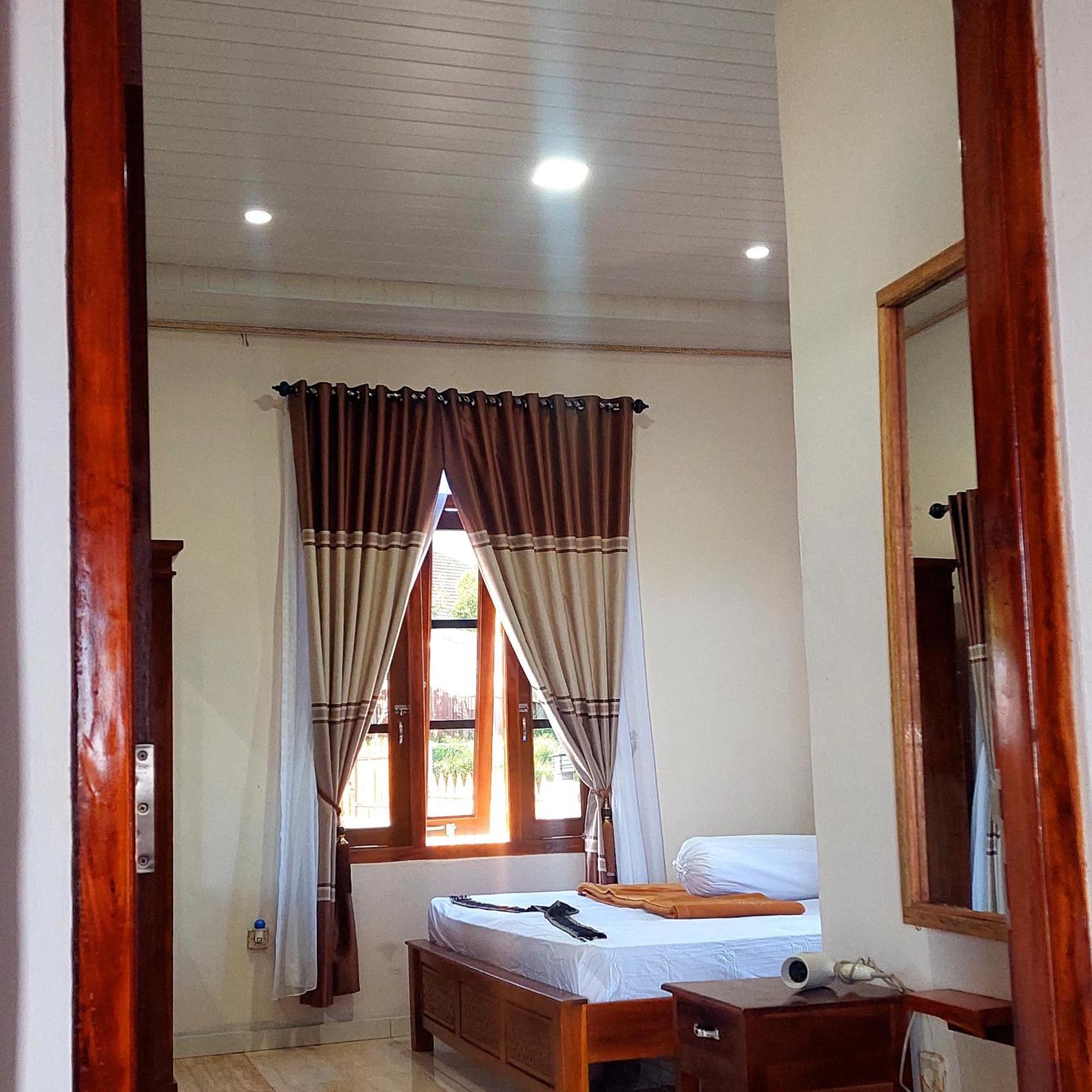 Kopa Hilltop - Family Guest Home Ruteng Kamer foto